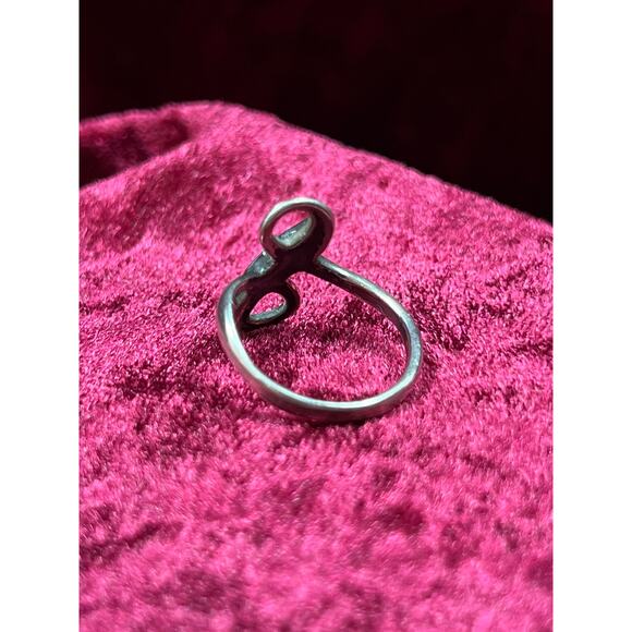 Vintage Jewelry - Infinity Ring - Sterling Silver - Inlaid Turquoise Chips - 5 - Picture 3 of 8